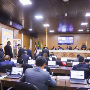 Câmara de São Luís aprova LDO com metas rígidas para 2023
